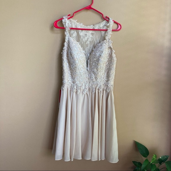 JJ’S House Wedding & Special Occasion Dress - Picture 3 of 11